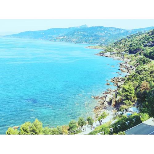 Kalura Sea Houses - private beach