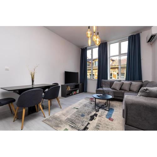 Kapana Beat 2-bedroom apt. Top Center