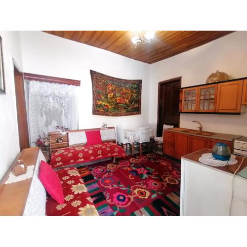 Karagjozi Guesthouse