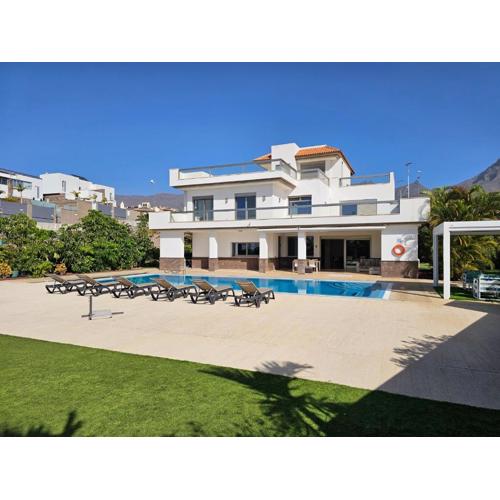 KARAT Villa Oasis del Duque