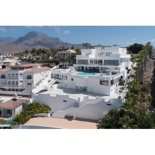 KARAT Villa Presidencial