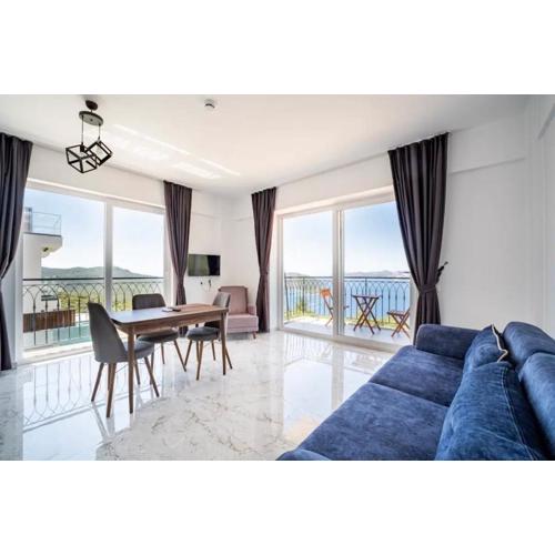 Kaş Eylül Suit Apart