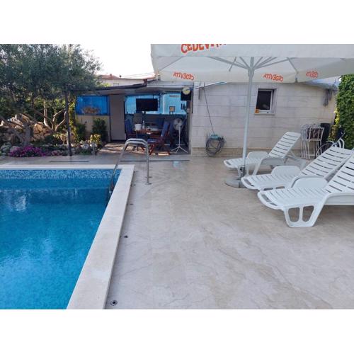 Kastel Stafilic Comfortable Apartments