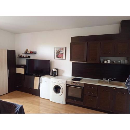 Kazanlak CENTRAL Studio Apartment Guesthouse Flat, Glorious Views & Free Parking! Self Check-in, Super place !