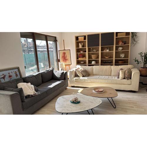 Kazanlak LARGE GUEST HOUSE Apartment near Center with Full Kitchen & Dining Room, King Beds, Garden Patio, Free Parking & Self Check-in Top Value!