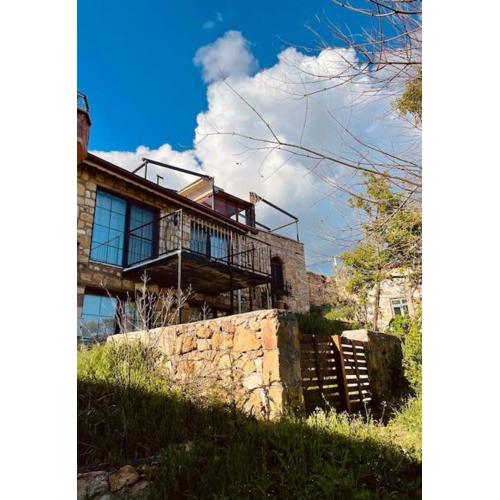 Kazdağlarında Manzaralı Tatil ve Köy Evi