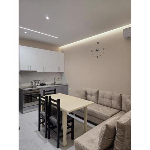 Kejdi Golem Central Apartment