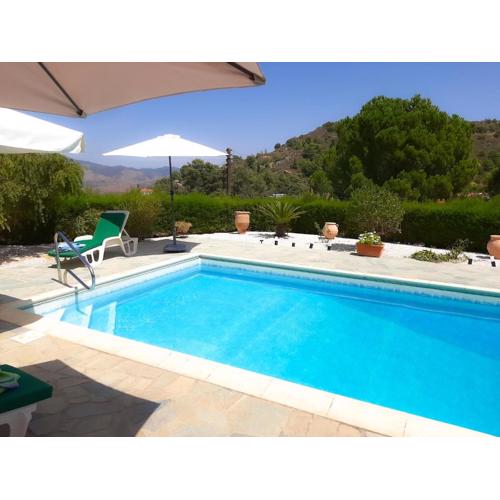 Kellaki Cottage - 2 bedroom with pool, sleeps 6