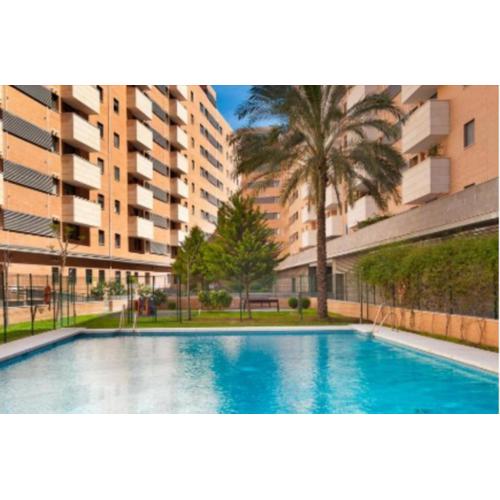 Keywise Perfect location next to María Zambrano STATION, central , beach ,pool and free Parking