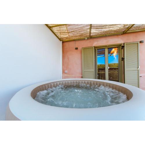 Kilada Village Retreat Jacuzzi - Parking - Garden