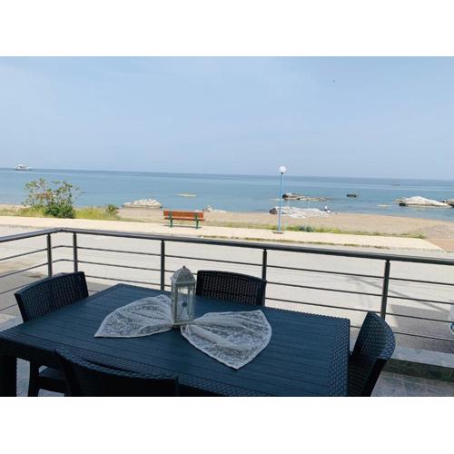 Kima Stegna sea view