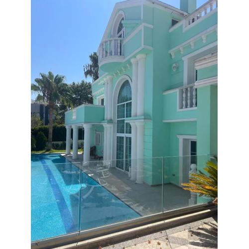 Kingdom Villa with Sauna and Hamam