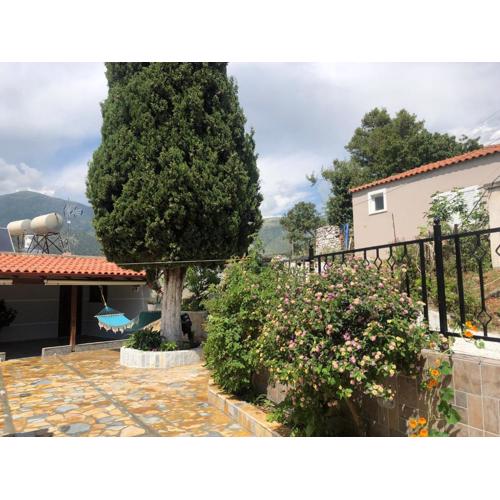 Kiparissi Guesthouse