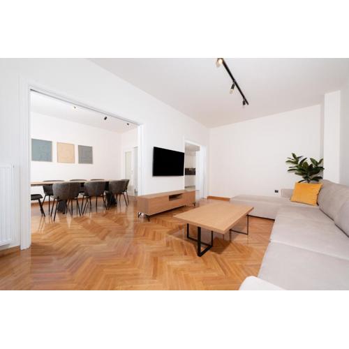 Kolonaki Elegant Apartment with Balcony