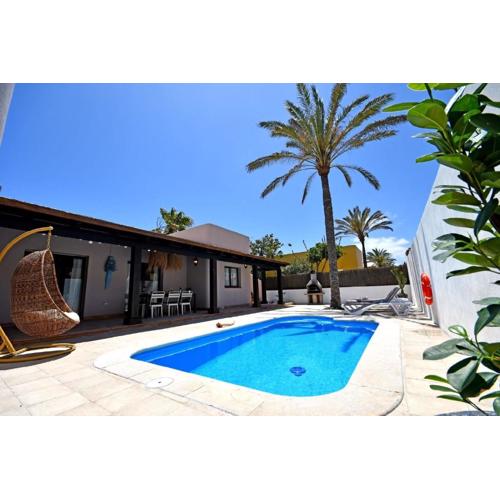 Komfortables Ferienhaus in Corralejo mit privatem Garten und beheiztem Pool