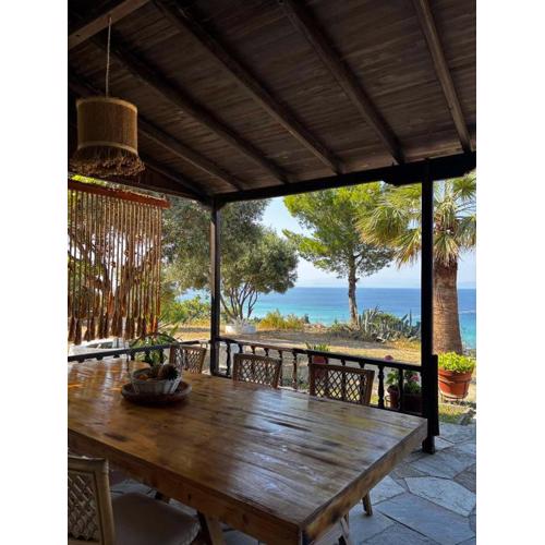 Konstantinos Polichrono Residence