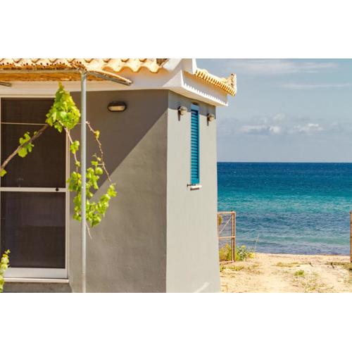 Koroni Beachfront Retreat, Private Garden Haven