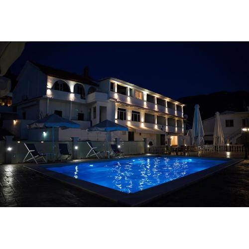 Kostas Beach Apartments