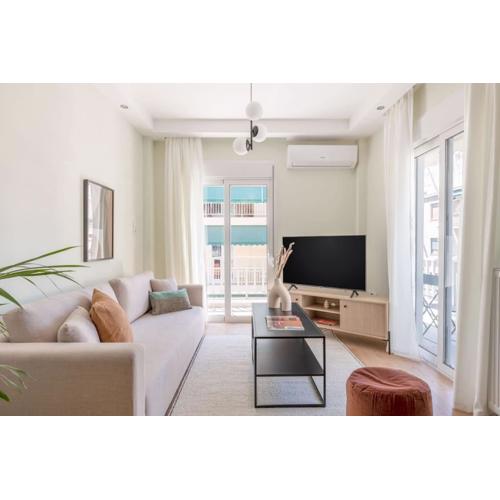 Koukaki 2BR Apartment by UPSTREET