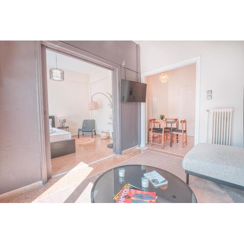 Koukaki Apartment