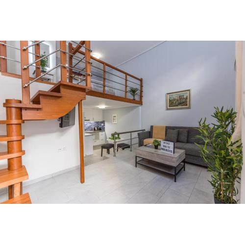 Koukaki Fix Loft 2