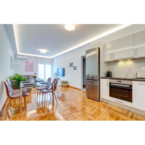 Koukaki lux 2BD 1master ap next to Acropolis