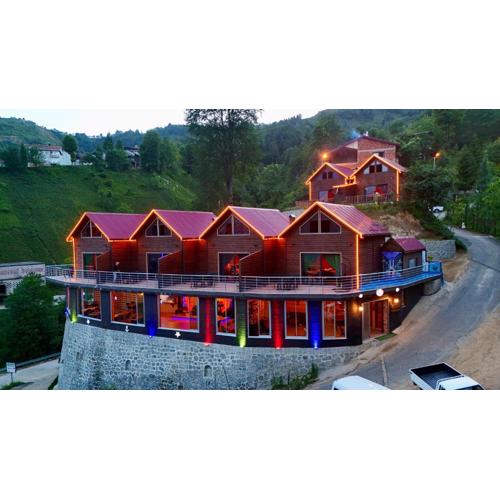 Kral Dağ Evleri & Restoran