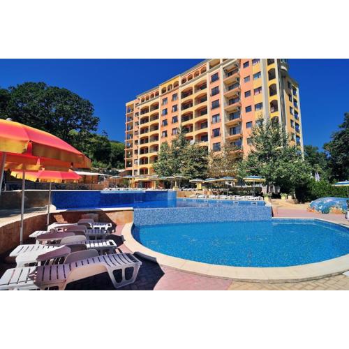 Kris Apartments at Paradise Green Park
