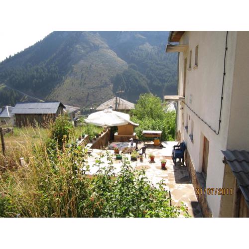 Kristal Guest House