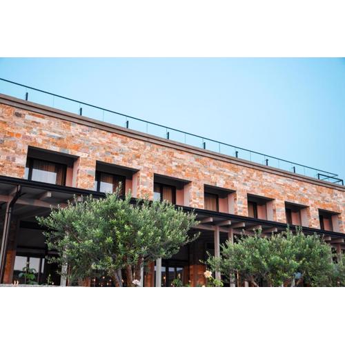 Kronos Hotel