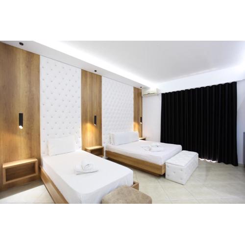 Ksamil Central Park Hotel