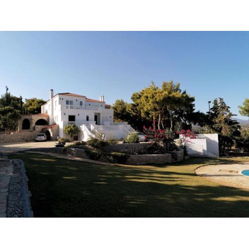 Ktima Nafsika - Ground-floor luxury apartment in idyllic estate!
