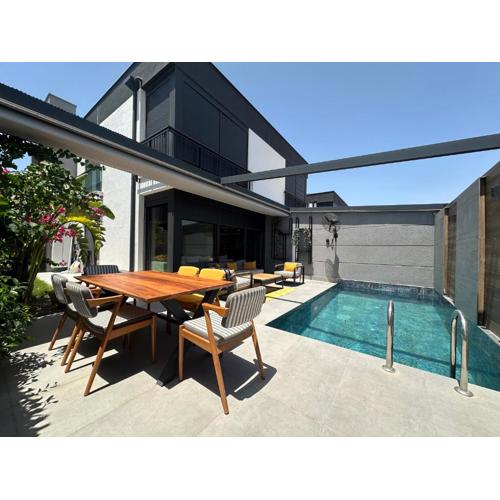 Kundu Villas Heated Pool Retreat