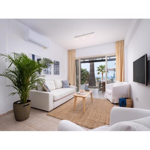 Kyma I - Beachfront Residence At Latsi