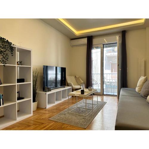 Kypseli Contemporary Comfort for 6