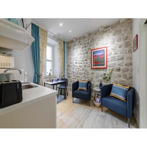 L & L Old Town Apartments - Studio Apartment Lacroma