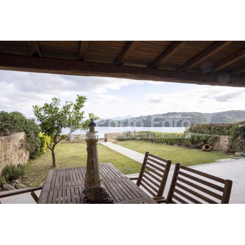 L324 - Bilocale con giardino e vista mare panoramica a Porto Mannu