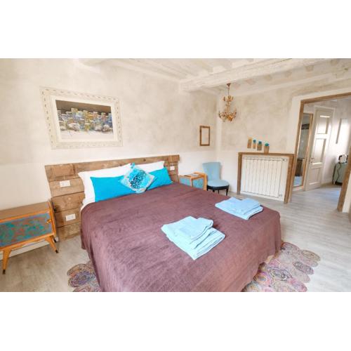 La Boheme suite with AC and wifi