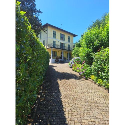 La Camelia, la nostra tripla con vista lago, al secondo piano della Villa Isabella