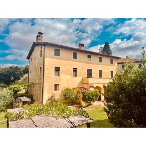 La Casa di Francesca tra le Colline di Lucca in Toscana