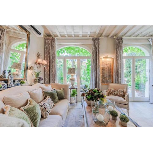 LA CASINA Luxury Apartment inside the Walls of Lucca with Garden, airconditioning, Wifi