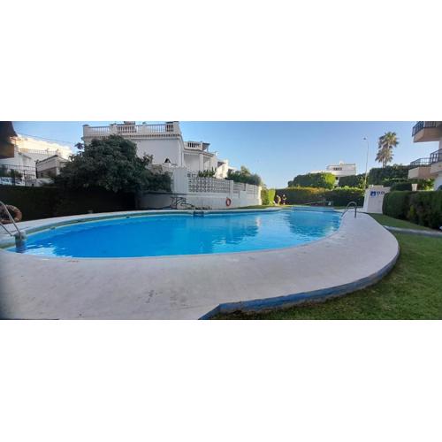 La casita de la piscina