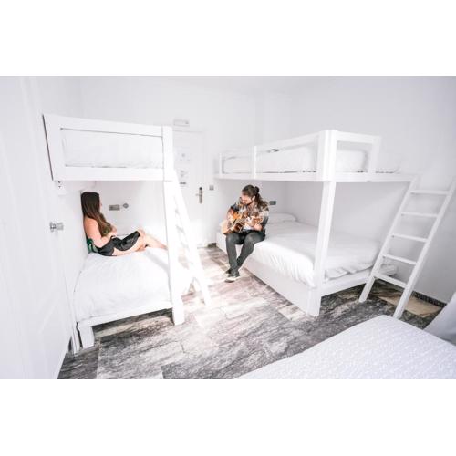 La Cocotera Boutique Hostel & Coworking