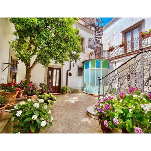 La Dimora: Relax in a lovely garden