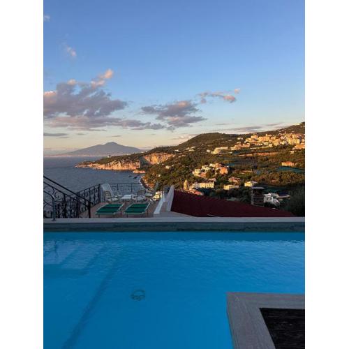 LA FENICE -white house- homeinsorrento-