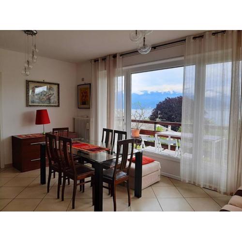 La finestra sul lago - in villa con vista e posto auto coperto