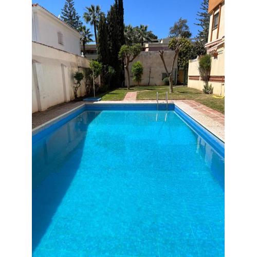 La Gran Playa,Piscina Terraza y parking 8 personas
