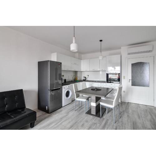La Mer flat 9 parking and beach access