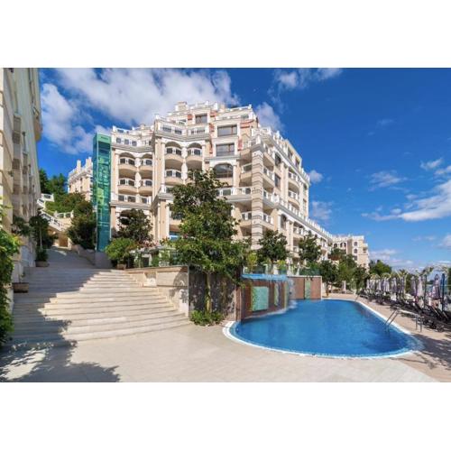 La Mer Luxury Apartment