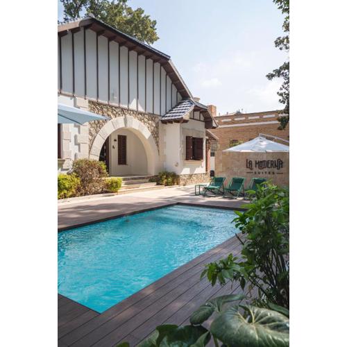 La Moderna Suites